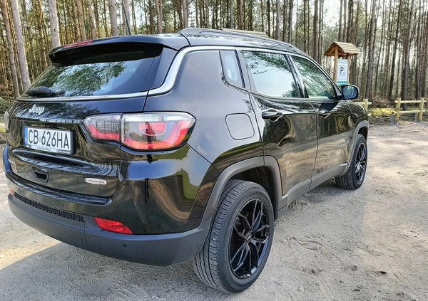 Jeep Compass cena 75400 przebieg: 118000, rok produkcji 2017 z Żuromin małe 46